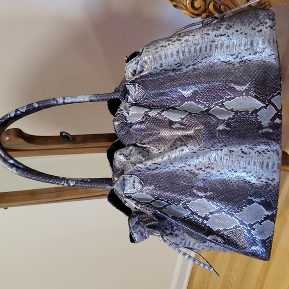 DSW Snake Skin Tote 25x14x8 XLarge Duffle Tote Bag - Picture 2 of 6